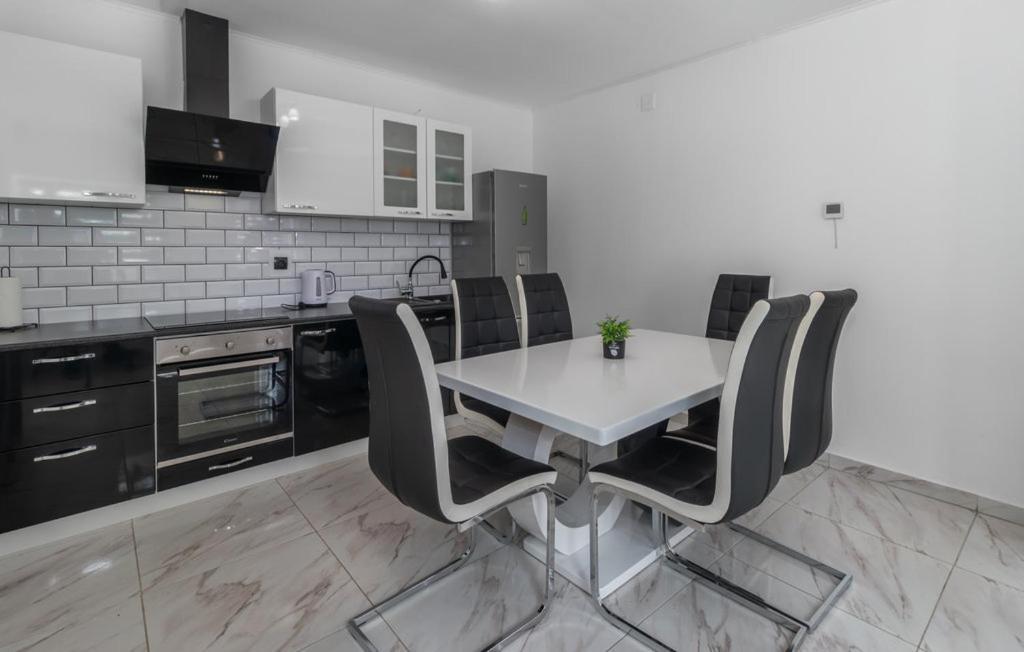 Apartments Sweet Home Оточац Экстерьер фото